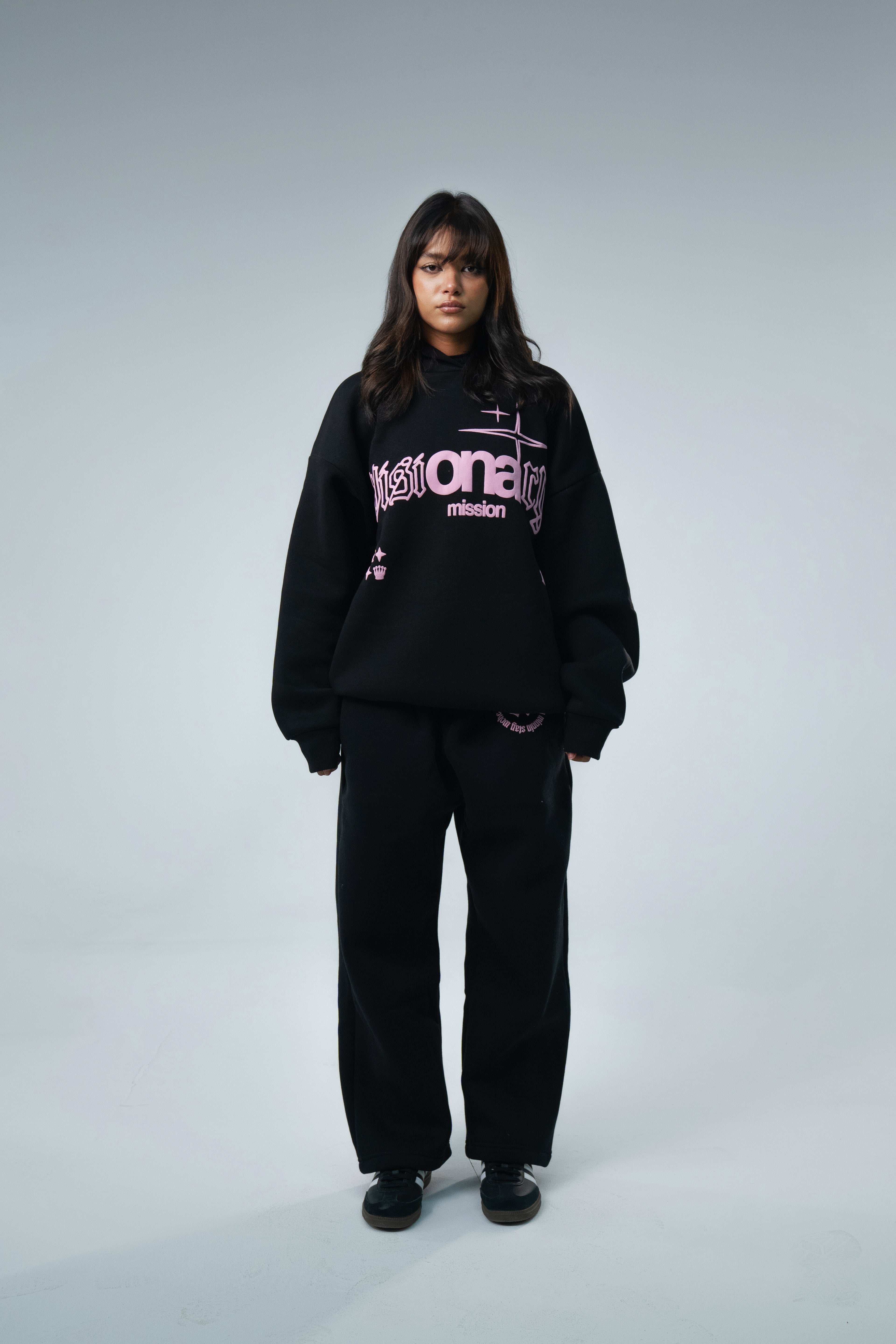 Black Hoodie "Visionary"