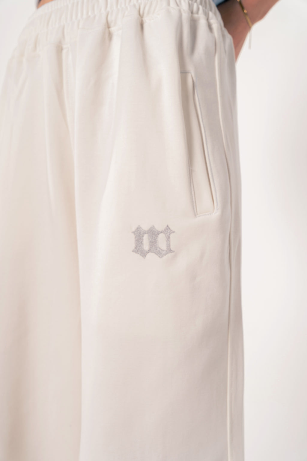 W-Pants