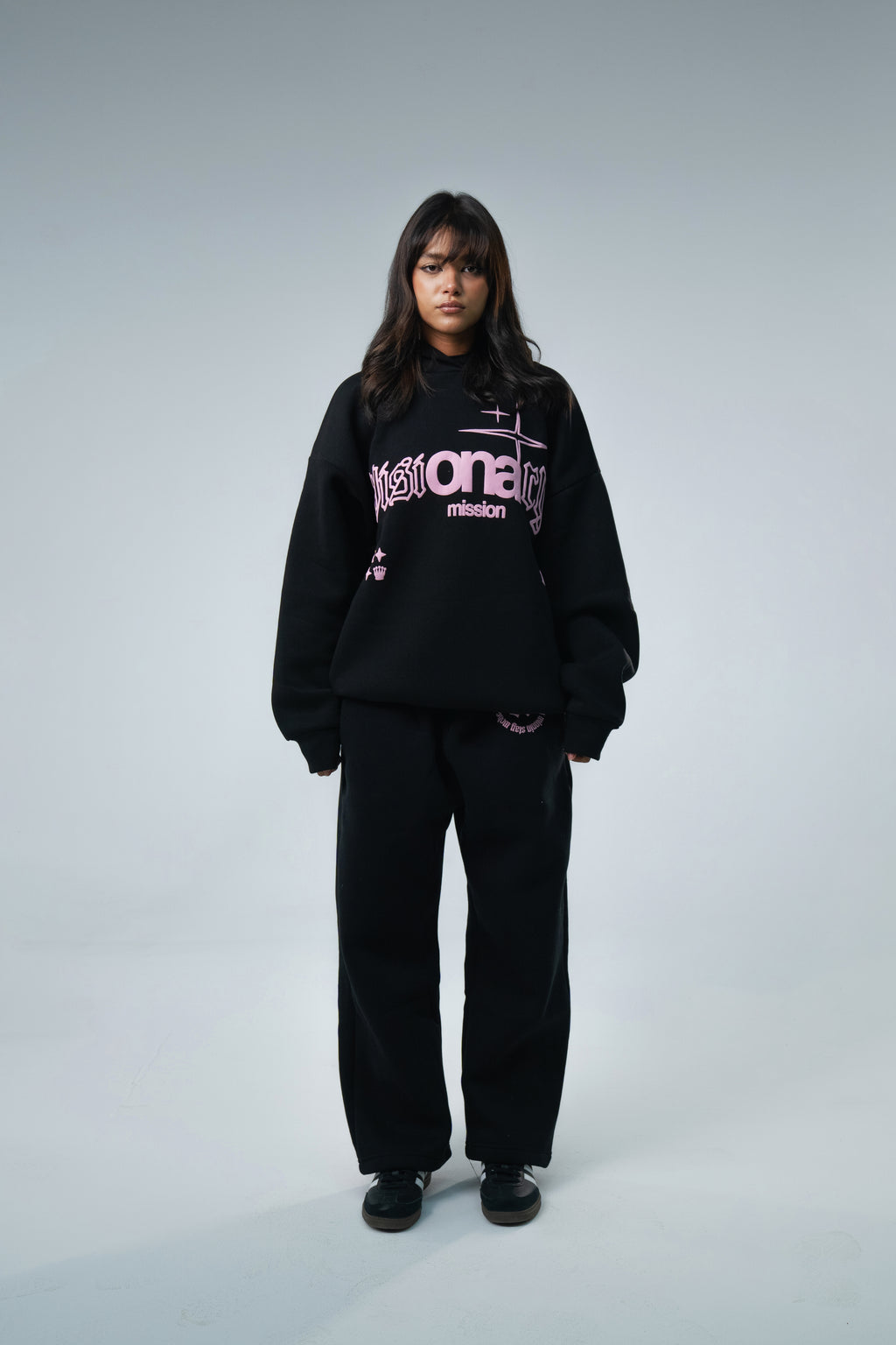 Black Hoodie "Visionary"