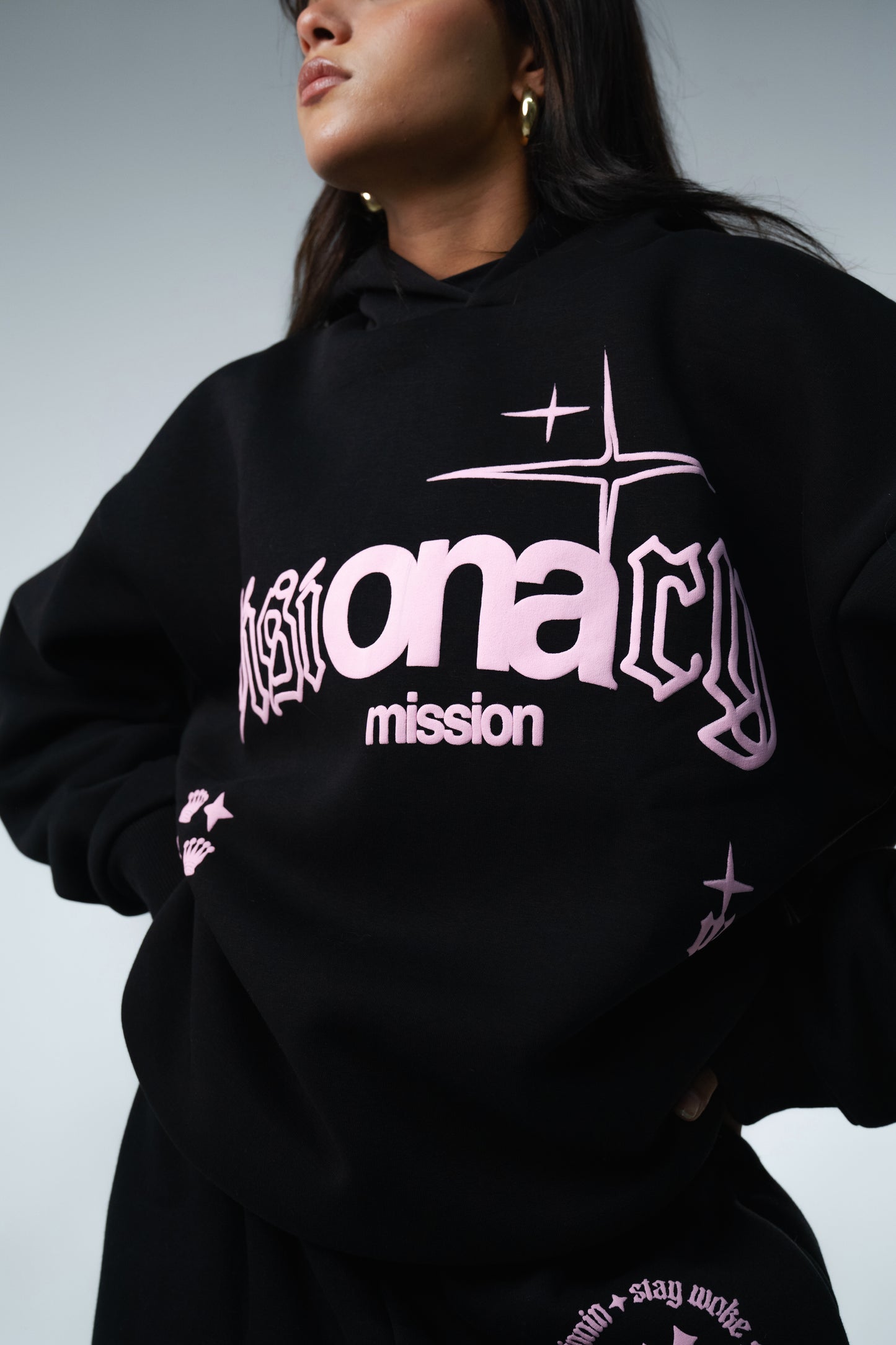 Black Hoodie "Visionary"